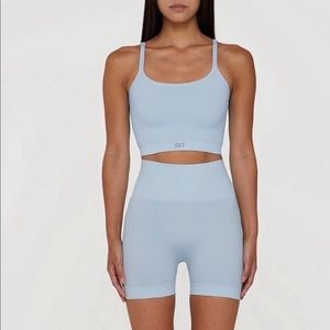 Set Active biker short and top set